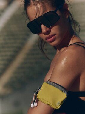 FP Movement "Run About Pouch" Various colors (4 colors available), OS